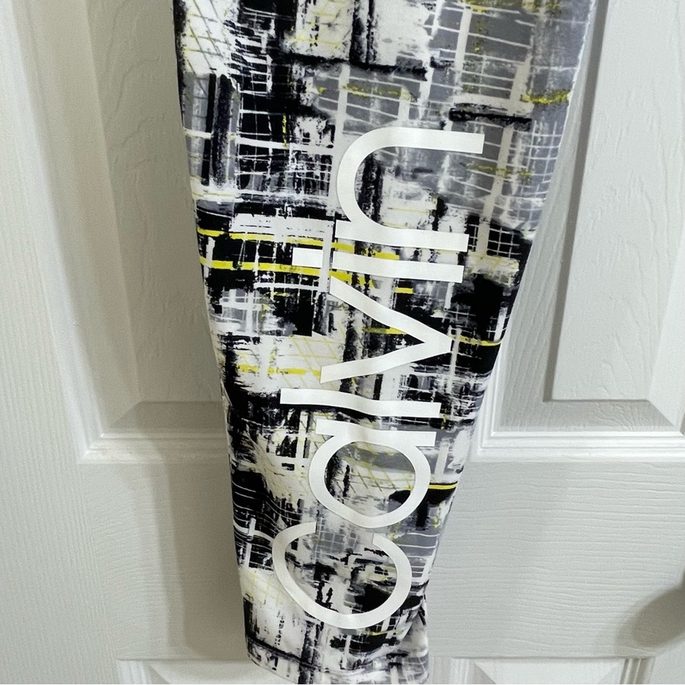 Calvin Klein Performance Wicking Abstract Black & White Leggings Women’s Size M